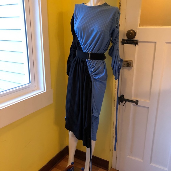 Zara dress - Picture 2 of 4